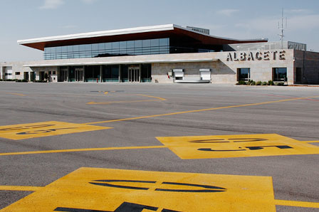 20120319130023-aeropuerto-albacete-pistas.jpg