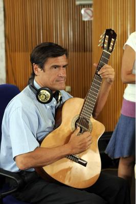 Aguilar y su guitarra