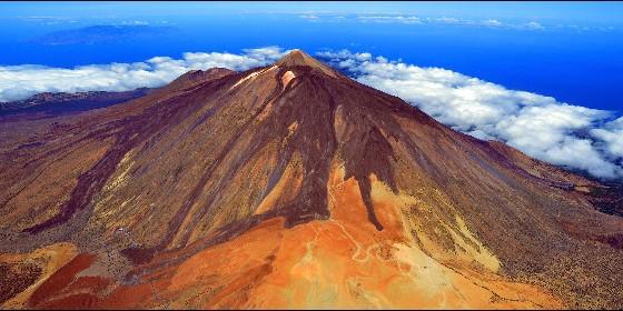 Lava de incompetencia y erupciones de tropelías varias sobre el volcán de El Teide